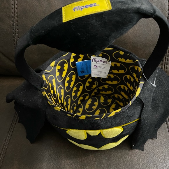 BATMAN EASTER BASKET 🐣 - Picture 2 of 3